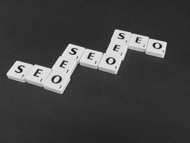 5 benefits of hiring an SEO expert Header Background